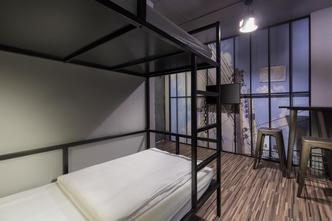 和平公獄監獄文旅 近東大門夜市 Peace Prison Cafe Inn Hualien City Exterior photo