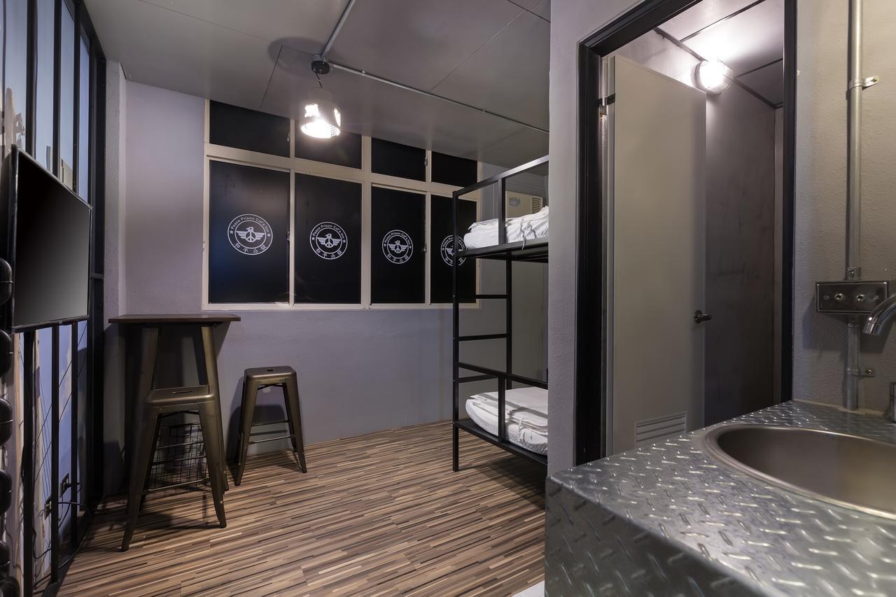 和平公獄監獄文旅 近東大門夜市 Peace Prison Cafe Inn Hualien City Exterior photo