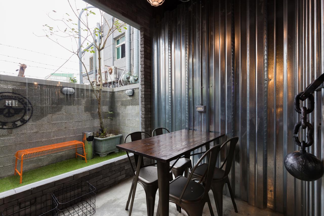 和平公獄監獄文旅 近東大門夜市 Peace Prison Cafe Inn Hualien City Exterior photo
